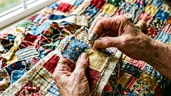 Patchwork powraca: co utalentowani twórcy robią ze skrawków materiału do użytku domowego
