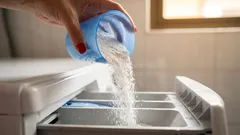 Gdzie najlepiej umieścić detergent w pralce: opinia eksperta